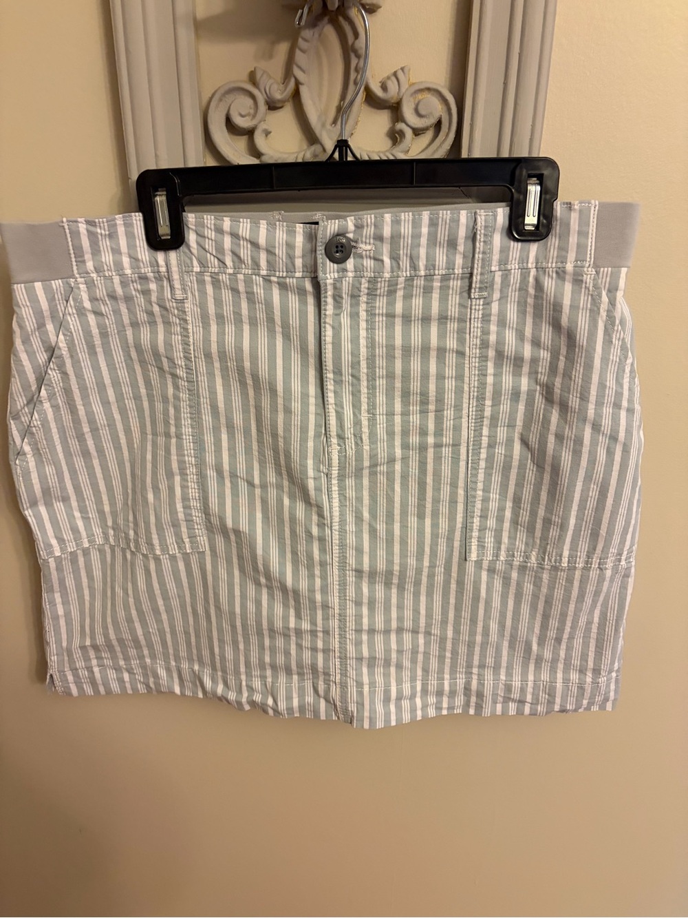 Lee Striped Women’s Shorts Skirt in Light blue and White